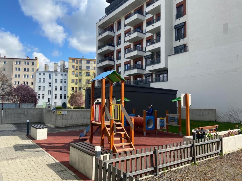 Komfort W Centrum Parking Wroclaw Ngoại thất bức ảnh